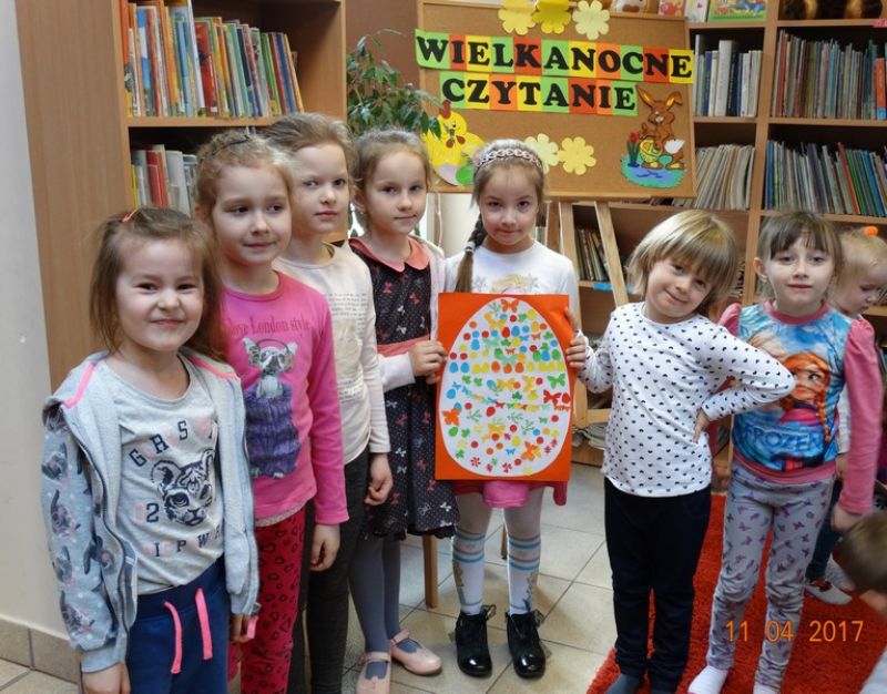 Wielkanocne  czytanie  w bibliotece