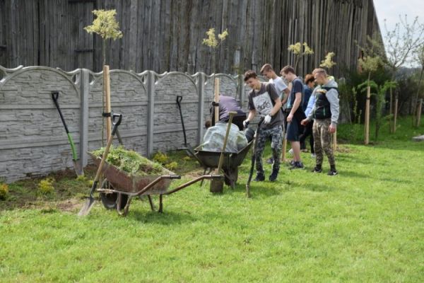 Warsztaty z zagospodarowania małej przestrzeni dla mieszkańców Chruszczyn