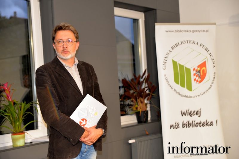 Michał Rusinek w gorzyckiej bibliotece