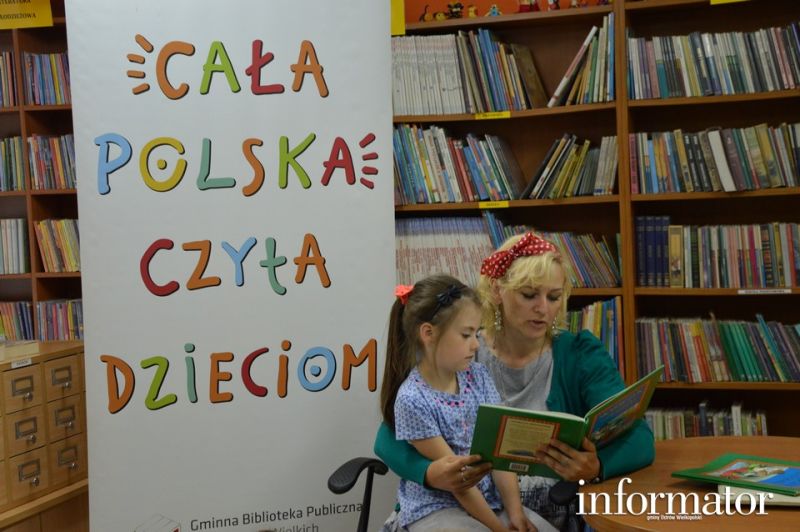 Pani Sołtys czyta dzieciom