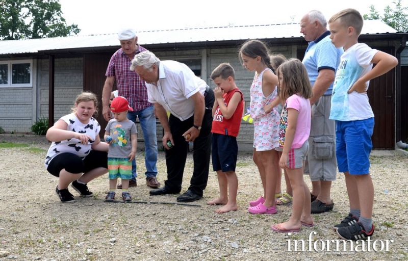 Ognisko na powitanie wakacji